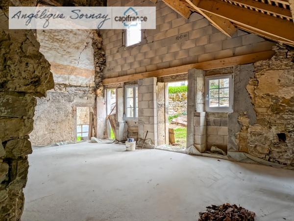 Maison de caractère en pierre – Baume-les-Messieurs (Jura)