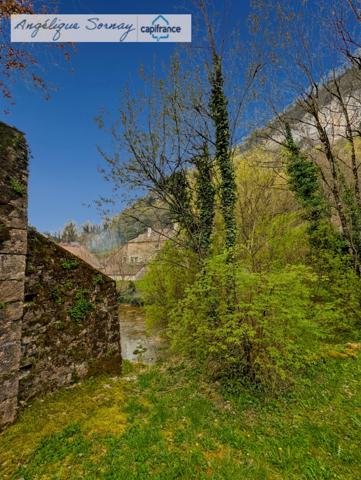 Maison de caractère en pierre – Baume-les-Messieurs (Jura)