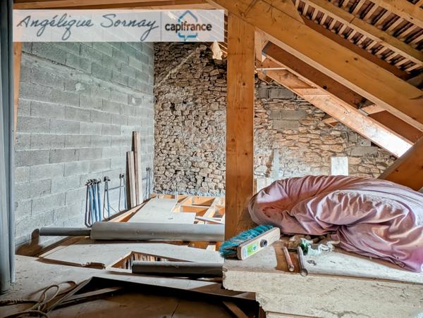 Maison de caractère en pierre – Baume-les-Messieurs (Jura)