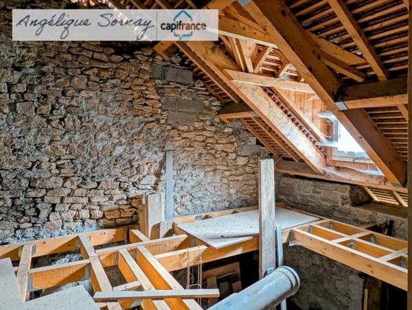 Maison de caractère en pierre – Baume-les-Messieurs (Jura)