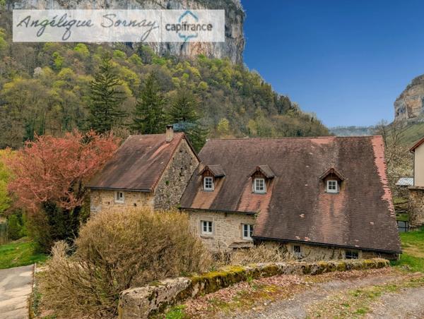 Maison de caractère en pierre – Baume-les-Messieurs (Jura)