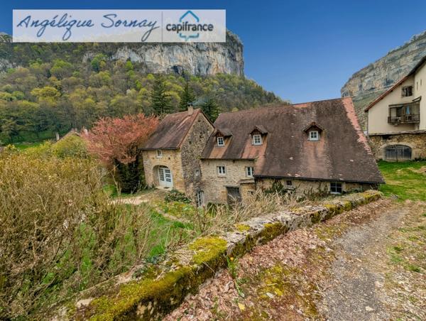 Maison de caractère en pierre – Baume-les-Messieurs (Jura)