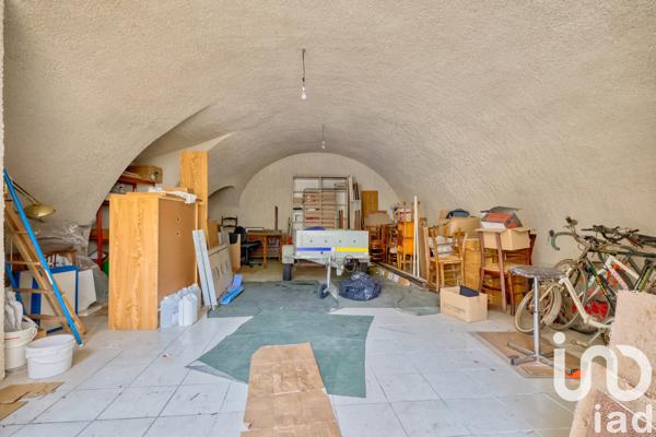 Building for sale 367 m² Le Cheylard