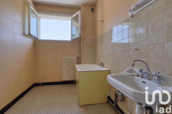 Building for sale 367 m² Le Cheylard