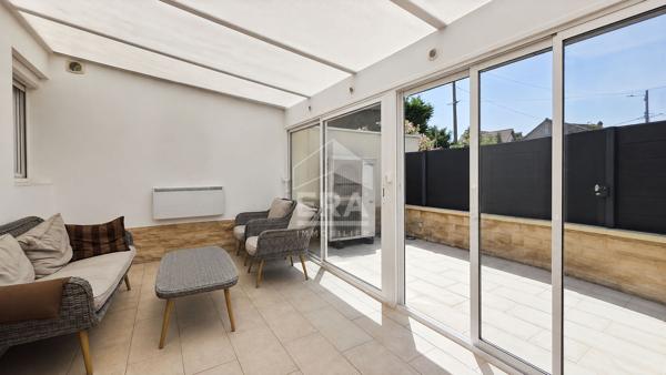 Montreuil Maison 4 pièces 90 m2 avec terrasse, véranda, box et remise