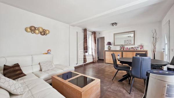 Montreuil Maison 4 pièces 90 m2 avec terrasse, véranda, box et remise
