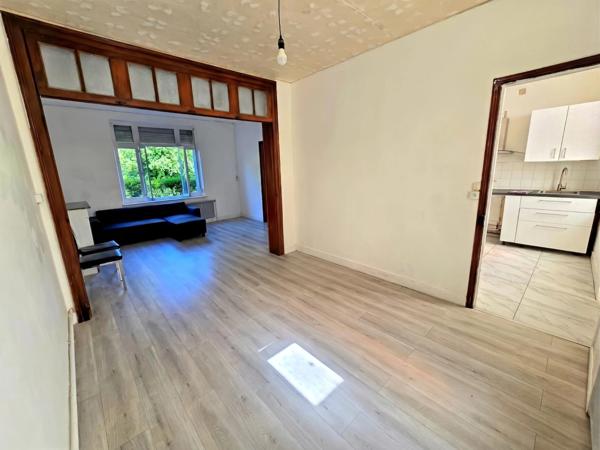 HIRSON (02) - 🏡 Vente maison semi-individuelle, avec 3 chambres 🛏️🛏️🛏️, cour 🚗 et jardin ☘️