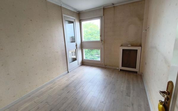 Appartement à vendre    4 pièces • 76,07 m2 Maisons-Alfort