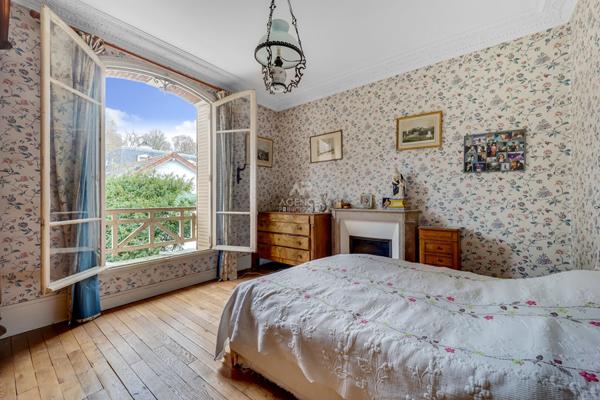 SEVRES RIVE DROITE - Maison de charme 1 250 000 € ** - Référence 589-S