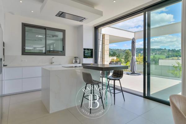 Limonest, Maison 4 Chambres -  275 m² à vendre