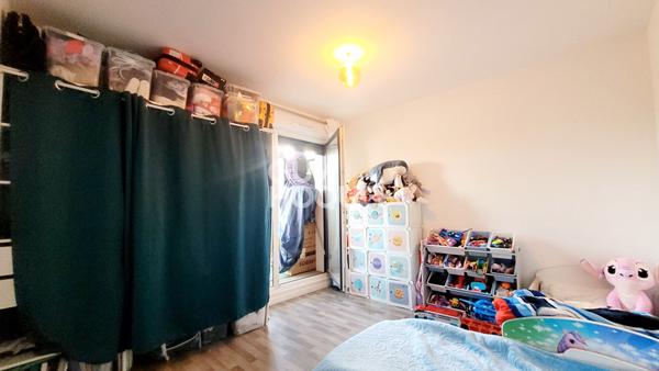 Appartement Colombes 2 pièce(s) 45 m2 avec balcon (Tram T1 - Fossé Jean - Ligne J Paris Saint Lazare)