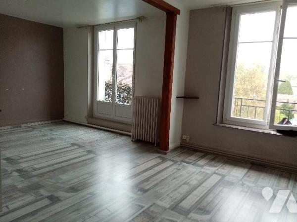 Appartement de 114 m² au 2ème étage,  lumineux et spacieux, avec cellier extérieur