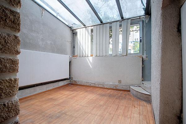 MAISON ** A RENOVER ** NANTERRE VIEUX-PONT 2 CHAMBRES JARDIN