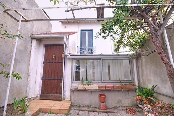 MAISON ** A RENOVER ** NANTERRE VIEUX-PONT 2 CHAMBRES JARDIN