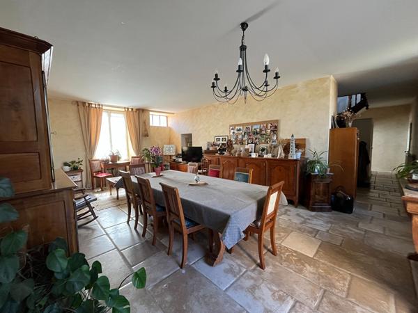 Maison familiale avec jardin et dépendances Poitiers Quartier Chilvert