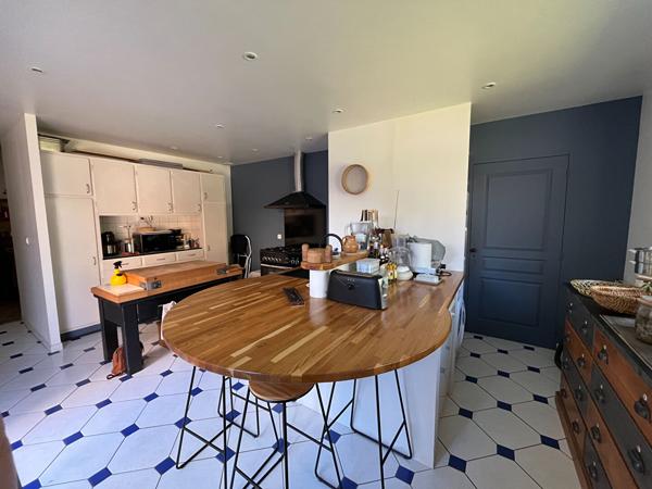 Maison familiale avec jardin et dépendances Poitiers Quartier Chilvert