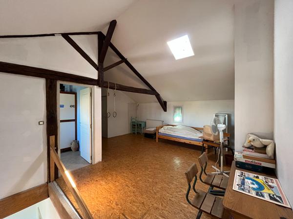 Maison familiale avec jardin et dépendances Poitiers Quartier Chilvert