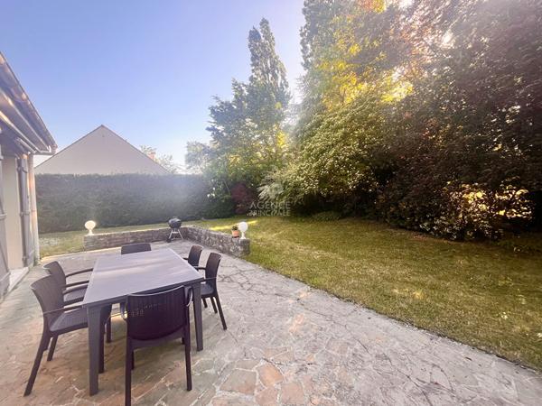 Maison Vaureal 8 pièce(s) 154 m2 €479 000 ** - Référence 2157