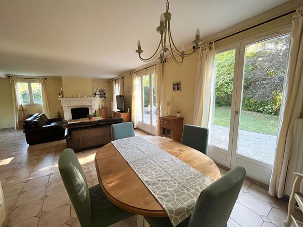 Maison Vaureal 8 pièce(s) 154 m2 €479 000 ** - Référence 2157