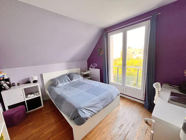 Maison Vaureal 8 pièce(s) 154 m2 €479 000 ** - Référence 2157