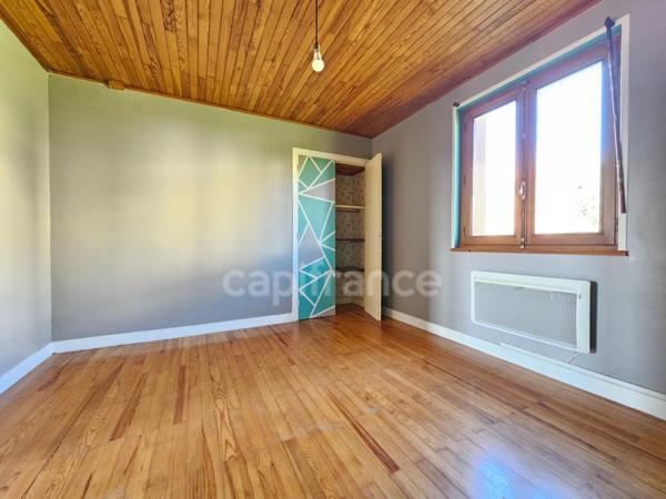 Maison à vendre avec terrain de 748 m² 5 pièces 4 chambres et garage PANISSIERES (42)