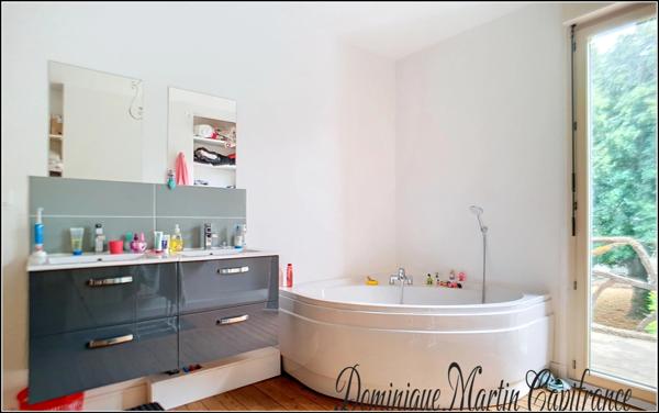 Maison à vendre 10 pièces (72)-218m²-P8- bord de Loir- cave- dépendances