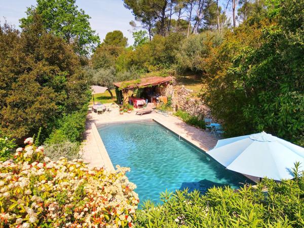 LORGUES – PROPRIÉTÉ DE CHARME AU CŒUR DE LA PROVENCE VERTE