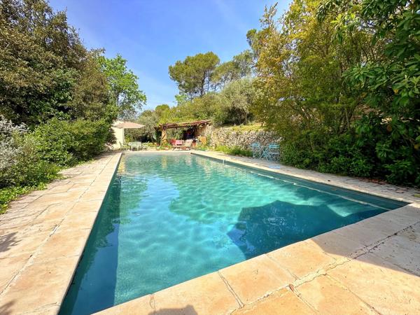 LORGUES – PROPRIÉTÉ DE CHARME AU CŒUR DE LA PROVENCE VERTE