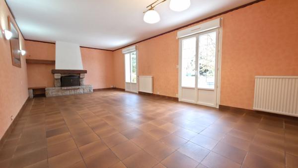 Maison de famille spacieuse, vie de plain-pied, à vendre à Donges - 6 pièces, 4 chambres, salles de jeux aux portes de SAINT-NAZAIRE / MONTOIR DE BRETAGNE
