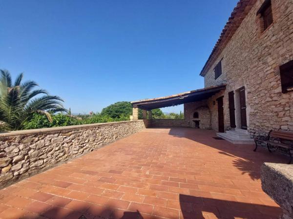 Mas authentique en pierre – 335 m² habitables – 1,7 ha – Vue imprenable sur les Cévennes