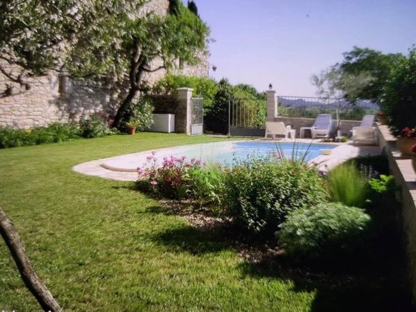 Mas authentique en pierre – 335 m² habitables – 1,7 ha – Vue imprenable sur les Cévennes