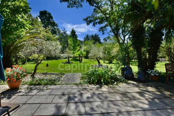 Maison à vendre 8 pièces ASCAIN (64) séparée en 2 appartements sur terrain de 8000m2