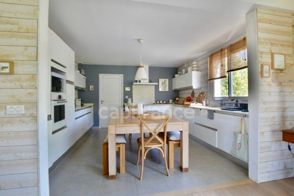 Maison à vendre 8 pièces ASCAIN (64) séparée en 2 appartements sur terrain de 8000m2