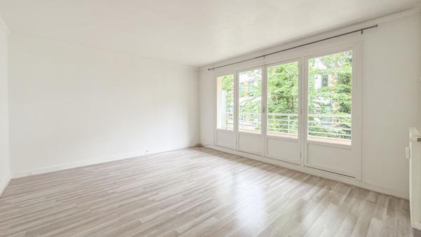 T1 de 34m² + balcon ? Calme sur cour ? Métro Robespierre