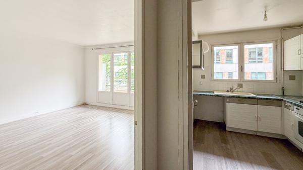 T1 de 34m² + balcon ? Calme sur cour ? Métro Robespierre