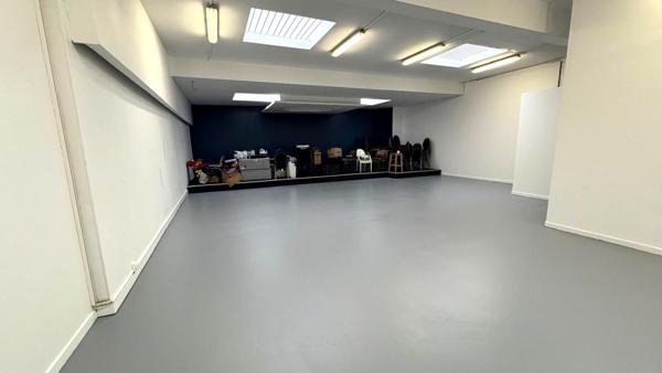 Location Entrepôt 300 m²