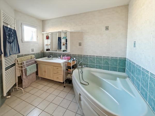 Maison de Plain pied à Vendre Mably 4 pièce(s) 102 m2