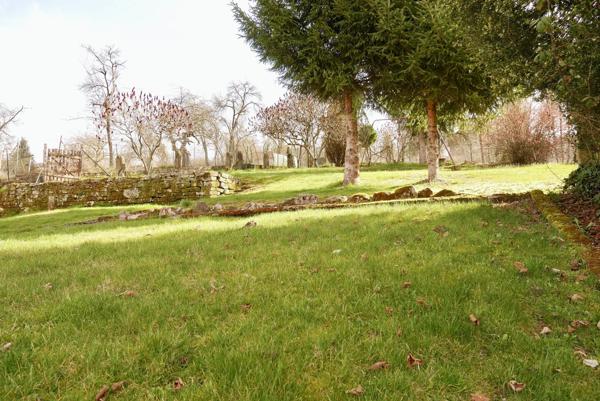 MAISON SUR 10,60 ARES DE TERRAIN