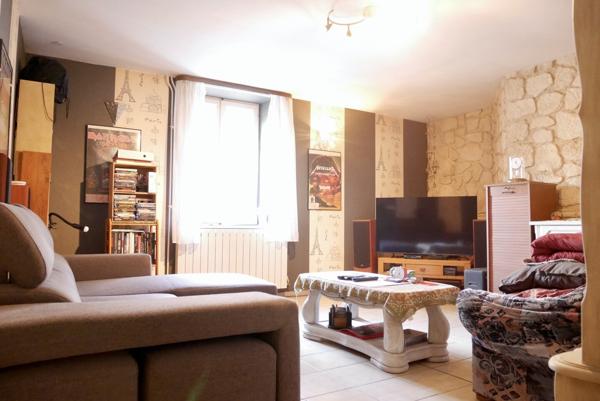 MAISON SUR 10,60 ARES DE TERRAIN