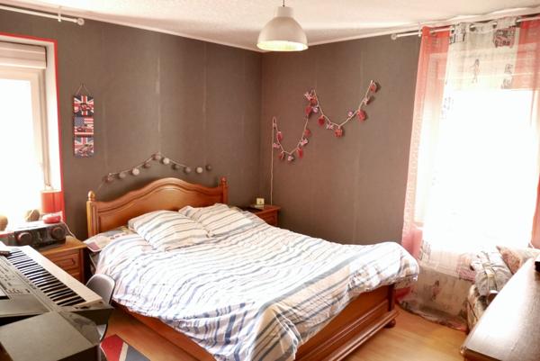 MAISON SUR 10,60 ARES DE TERRAIN