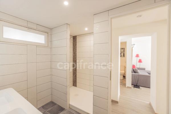 Dpt Charente Maritime (17), à vendre SAINT GEORGES DE DIDONNE appartement T4/T5 de plain pied - Jardin - Terrasse