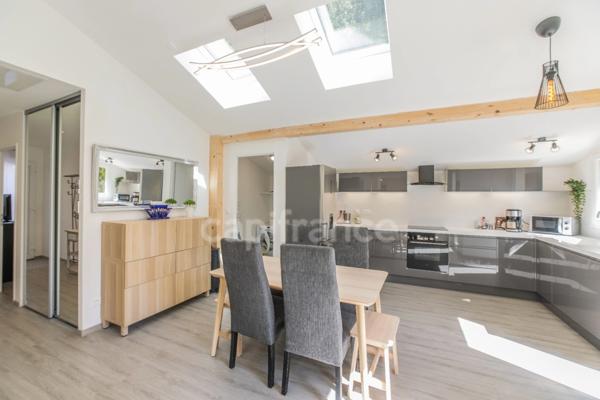 Dpt Charente Maritime (17), à vendre SAINT GEORGES DE DIDONNE appartement T4/T5 de plain pied - Jardin - Terrasse