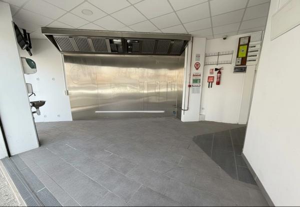 Local commercial sur axe passant