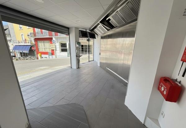 Local commercial sur axe passant