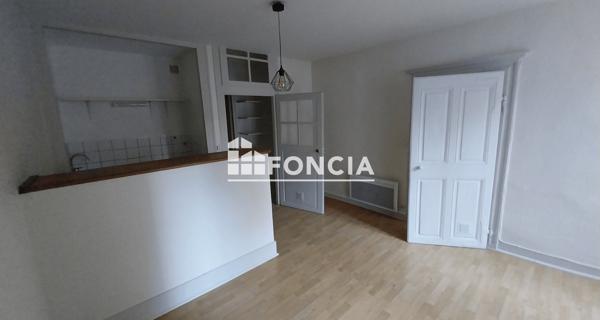 Location Studio 38 m² - Besançon 25000