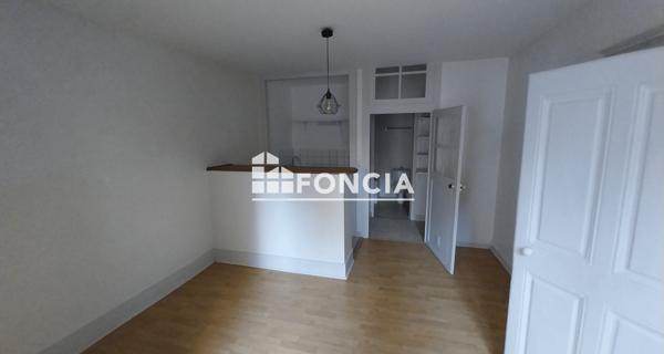 Location Studio 38 m² - Besançon 25000
