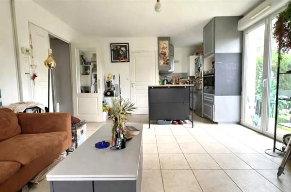 Appartement à vendre |                                       Bron |                                        3 pièces  |  60 m²