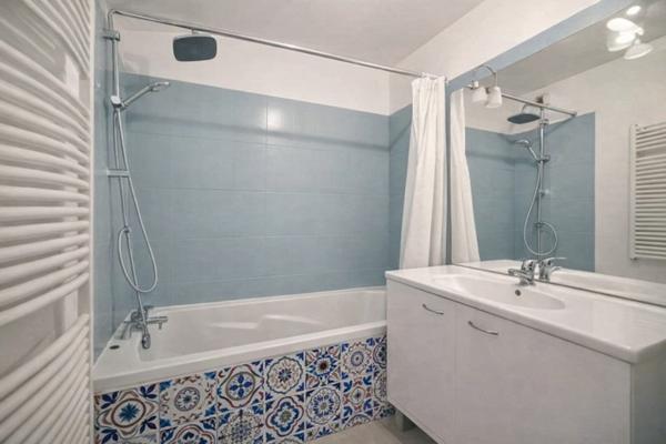 Appartement à vendre |                                       Bron |                                        3 pièces  |  60 m²