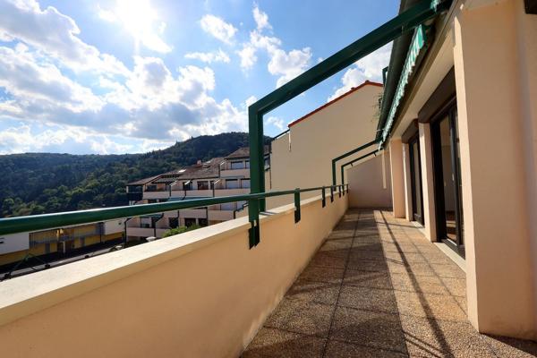 HAUTS DE CHAMALIERES -T4 DANS RESIDENCE AVEC PISCINE