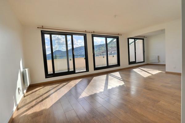 HAUTS DE CHAMALIERES -T4 DANS RESIDENCE AVEC PISCINE